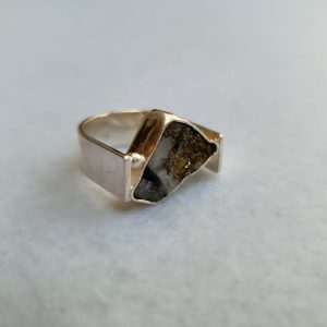 Schiefer-Pyrit Ring